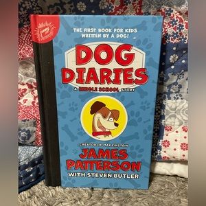 Hardcover Dog Diaries A Middle School Story Kid’s Book James Patterson